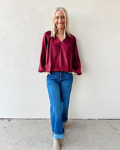 Load image into Gallery viewer, Champagne Toast Top
