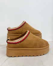 Load image into Gallery viewer, Chill Days Platform Slippers
