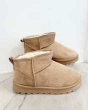 Load image into Gallery viewer, Cozy Outing Mini Boots
