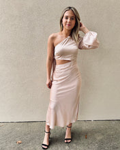 Load image into Gallery viewer, Champagne Cheers Midi Dress

